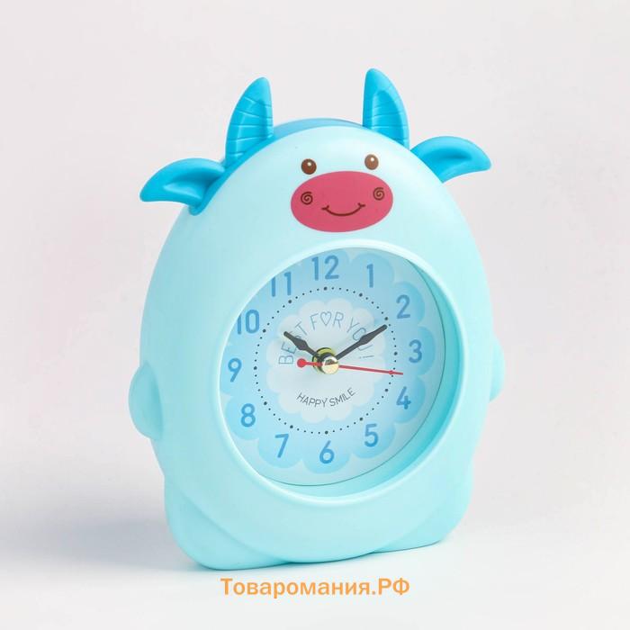 Часы - будильник настольные "Голубой бычок" детские, дискретный ход, d-8 см, 12 х 18 см, АА